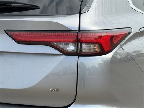 Used 2022 Mitsubishi Outlander SE image 7