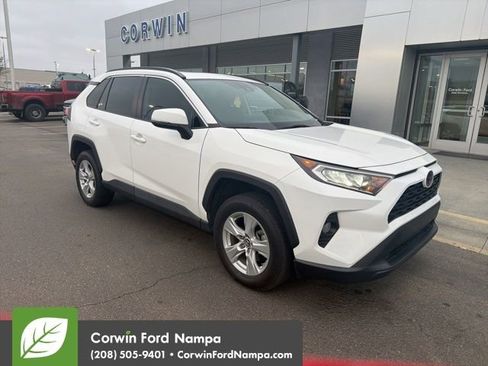 Used 2019 Toyota RAV4 XLE image 1
