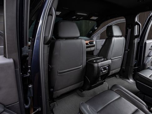 Used 2025 GMC Yukon Denali AWD/4WD image 28