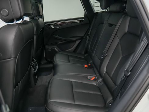 New 2026 Porsche Macan AWD/4WD image 18