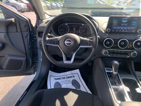 Used 2025 Nissan Sentra SV FWD image 21