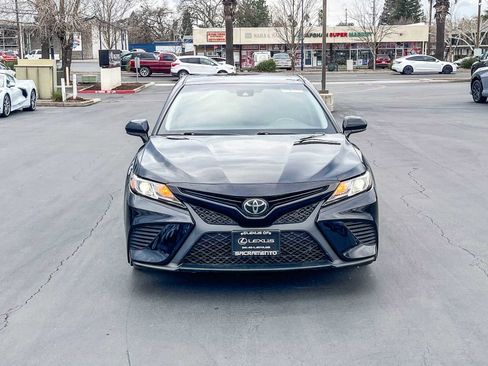 Used 2020 Toyota Camry SE image 6