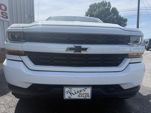 Used 2018 Chevrolet Silverado 1500 Custom w/ Custom Value Package AWD/4WD image 3