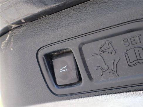 Used 2021 Ford Expedition Max Limited AWD/4WD image 7