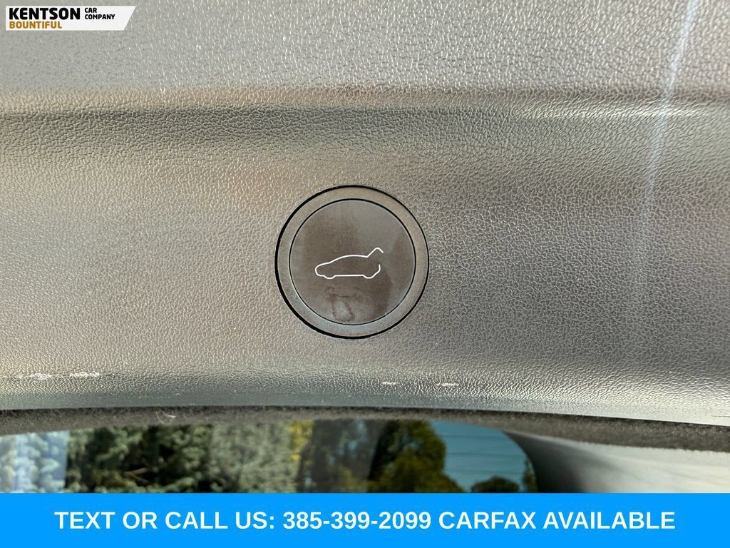 Used 2023 Tesla Model Y Long Range AWD/4WD image 31