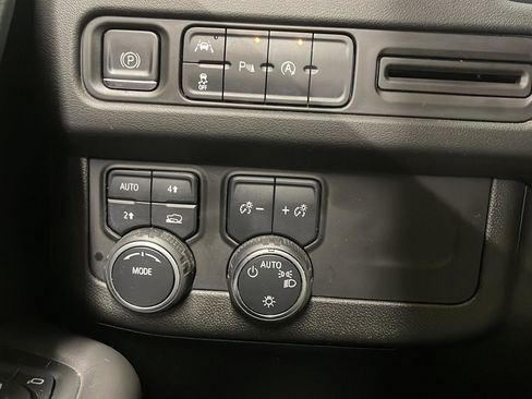 Used 2023 Chevrolet Tahoe LT image 13