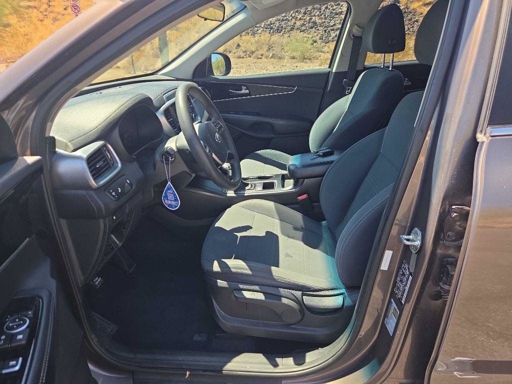Used 2019 Kia Sorento FWD image 12