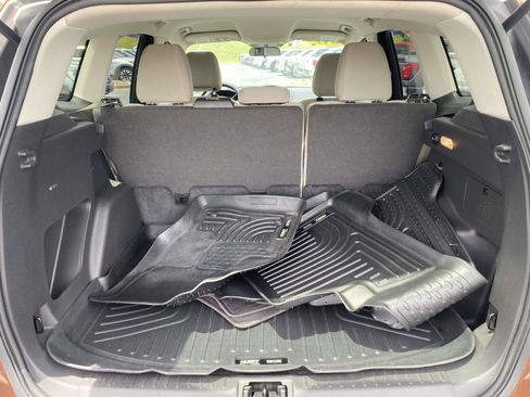 Certified 2017 Ford Escape SE FWD image 10