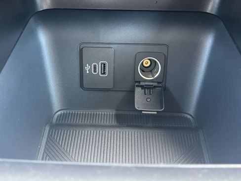 New 2026 Ford Explorer Active RWD image 7