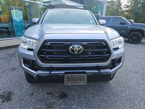 Used 2018 Toyota Tacoma SR w/ SR Convenience Package AWD/4WD image 9