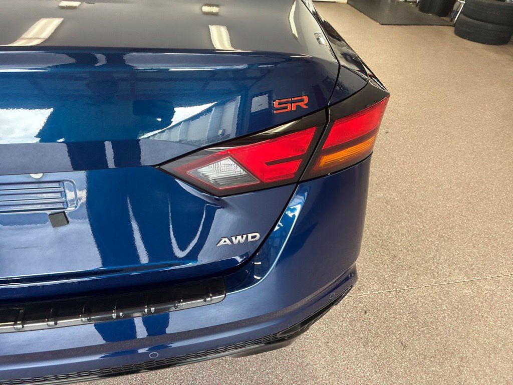 Used 2023 Nissan Altima 2.5 SR AWD/4WD image 19