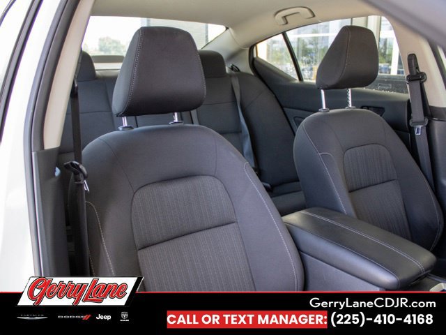 Used 2025 Nissan Altima 2.5 SV FWD image 13