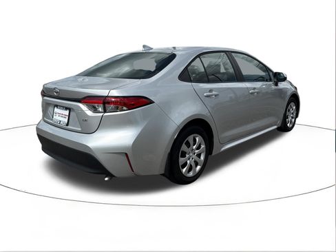 Used 2025 Toyota Corolla LE FWD image 3