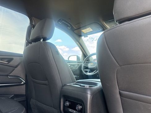 Used 2025 Chevrolet Traverse LT image 31