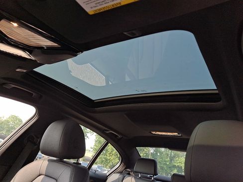Used 2019 BMW 530i xDrive w/ Convenience Package AWD/4WD image 12