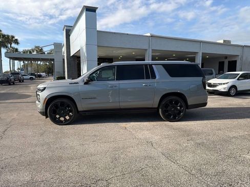 New 2026 Chevrolet Suburban High Country AWD/4WD image 4