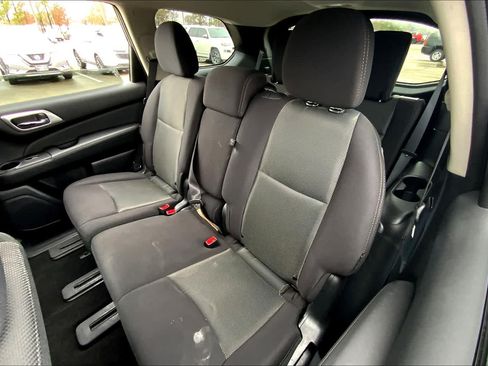 Used 2020 Nissan Pathfinder SV FWD image 18