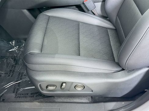 New 2026 Chevrolet Equinox LT w/ Convenience Package II FWD image 19