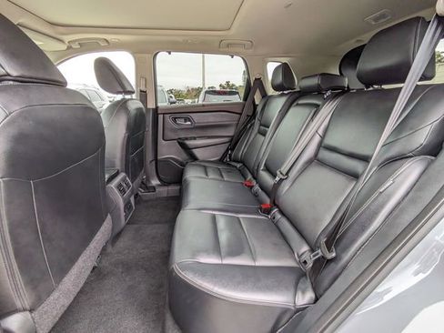 Used 2023 Nissan Rogue SL w/ SL Premium Package image 16