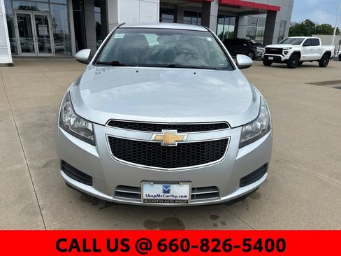 Used 2014 Chevrolet Cruze LT FWD image 2
