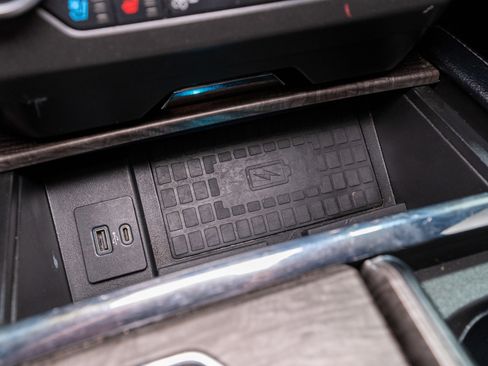 Used 2020 Ford Expedition Limited RWD image 21