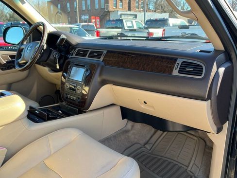 Used 2013 GMC Yukon XL Denali image 21
