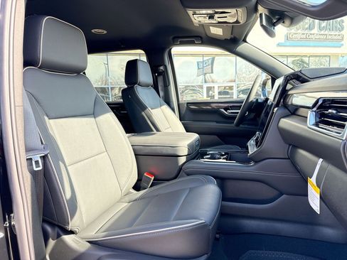 New 2026 GMC Yukon XL Elevation image 22