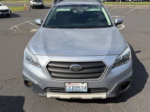 Used 2017 Subaru Outback 3.6R Limited AWD/4WD image 8