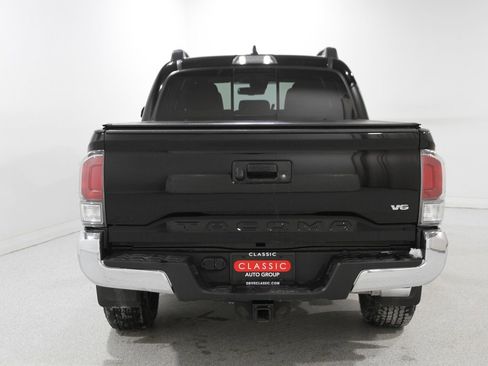 Used 2023 Toyota Tacoma TRD Off-Road image 17