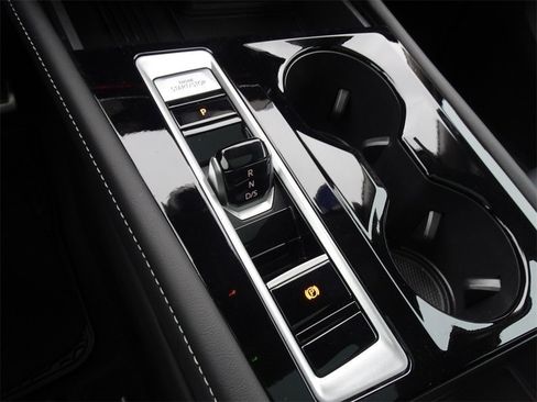 New 2025 Volkswagen Atlas SEL Premium R-Line image 18