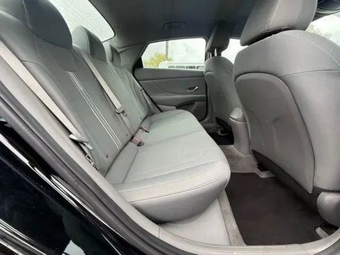 Used 2023 Hyundai Elantra SEL FWD image 14