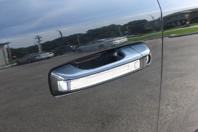 Used 2019 RAM 1500 Laramie AWD/4WD image 9