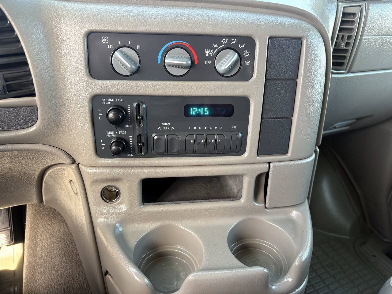 Used 2003 Chevrolet Astro Passenger AWD image 22