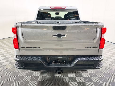 Used 2024 Chevrolet Silverado 1500 Custom Trail Boss w/ LPO, Dark Essentials Package AWD/4WD image 4