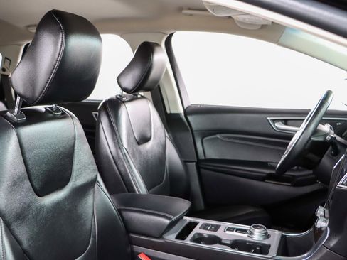 Used 2021 Ford Edge Titanium image 26