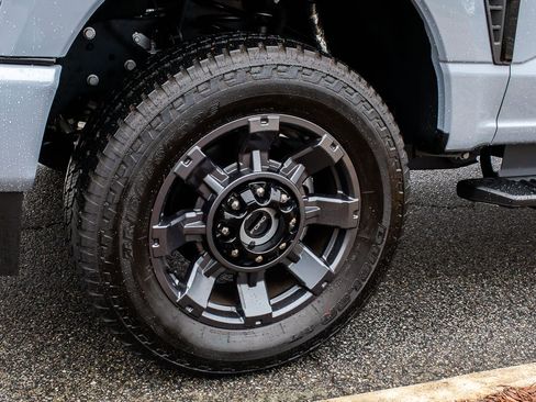 Used 2024 Ford F250 Lariat w/ Sport Appearance Package image 5