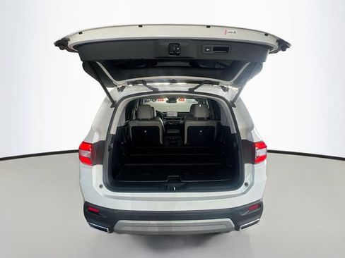 Used 2025 Honda Pilot Touring image 29