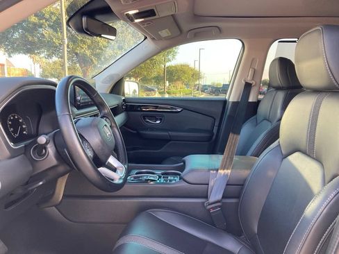 Used 2024 Honda Pilot Touring image 8