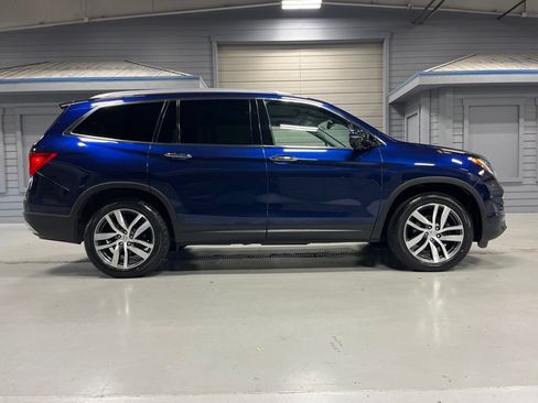 Used 2017 Honda Pilot Touring image 8
