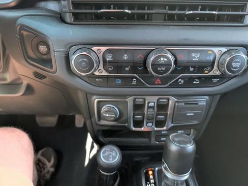 Used 2024 Jeep Wrangler Unlimited Sahara w/ Safety Group AWD/4WD image 15
