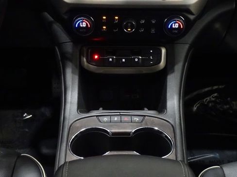 Used 2023 GMC Acadia Denali image 35