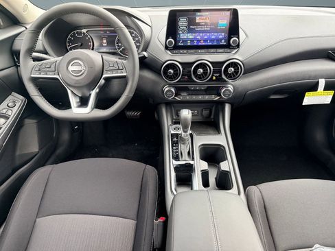 New 2025 Nissan Sentra SV image 4