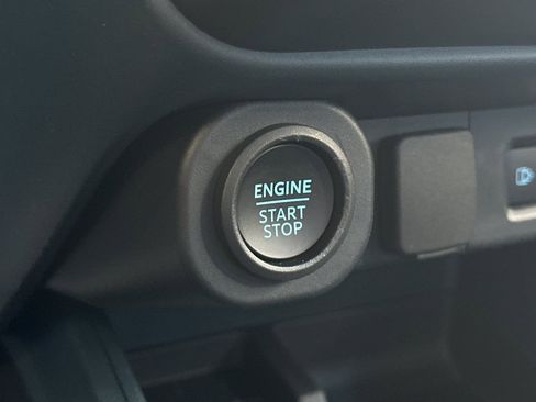 Certified 2025 Ford Maverick Lariat w/ Black Appearance Package image 21