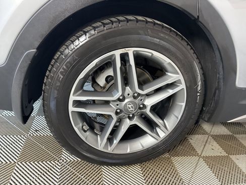 Used 2019 Hyundai Santa Fe XL image 35