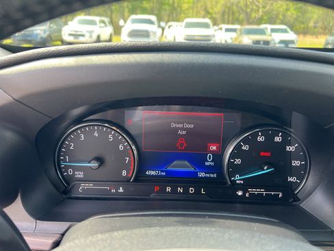 Used 2022 Ford Explorer Limited w/ Equipment Group 301A image 16