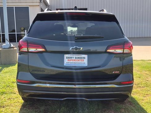 Used 2022 Chevrolet Equinox RS w/ Infotainment Package FWD image 4