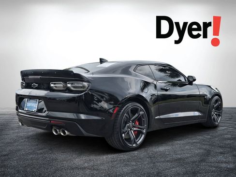 Certified 2022 Chevrolet Camaro SS RWD image 3