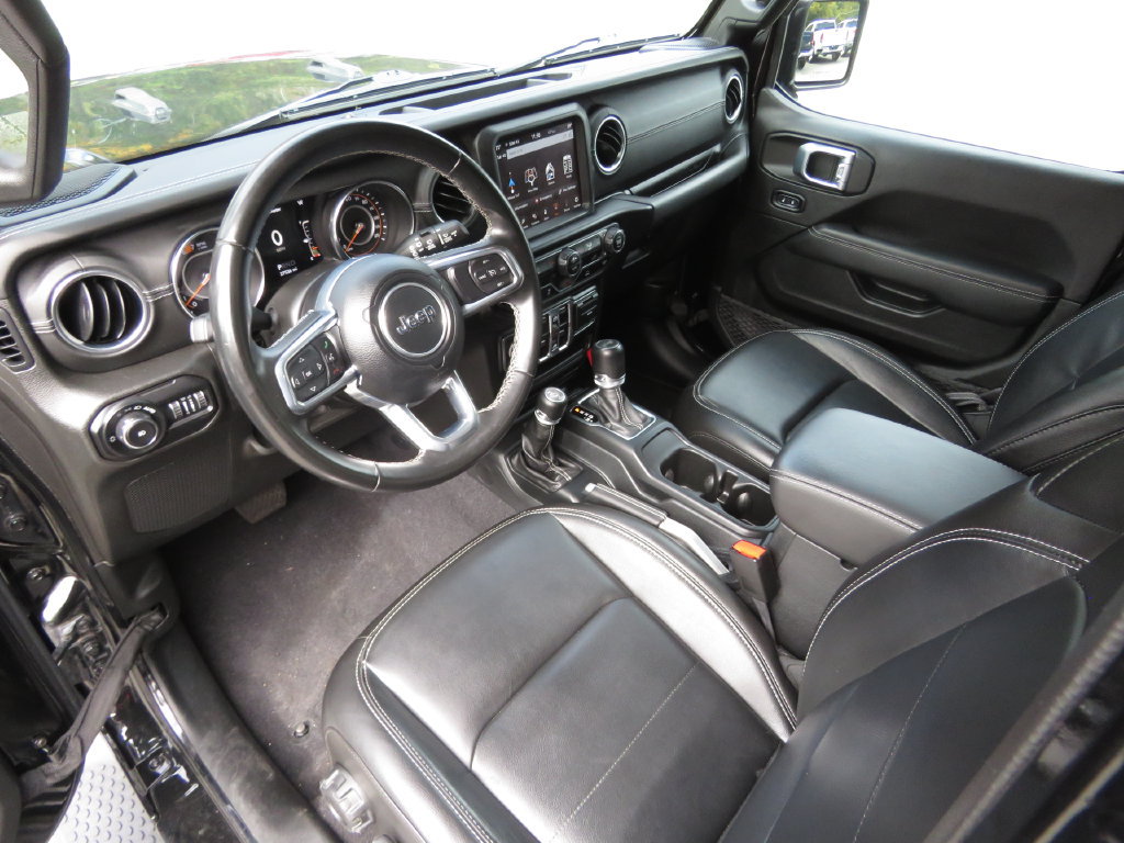 Used 2022 Jeep Wrangler Unlimited Sahara AWD/4WD image 11