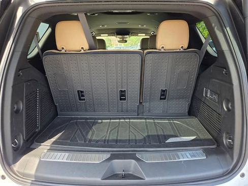 Used 2024 Chevrolet Tahoe Premier RWD image 19