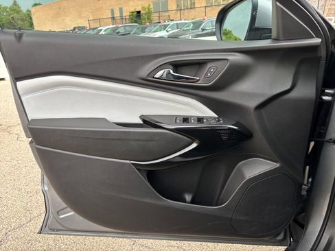 Used 2025 Chevrolet Trax LT FWD image 18